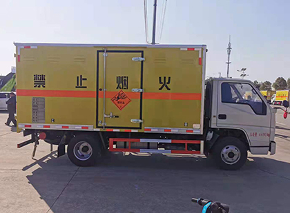 西吉爆破器材运输车技术升级与安全合规新趋势